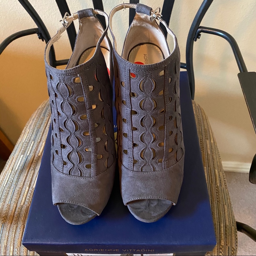 Adrienne Vittadini grey shoes